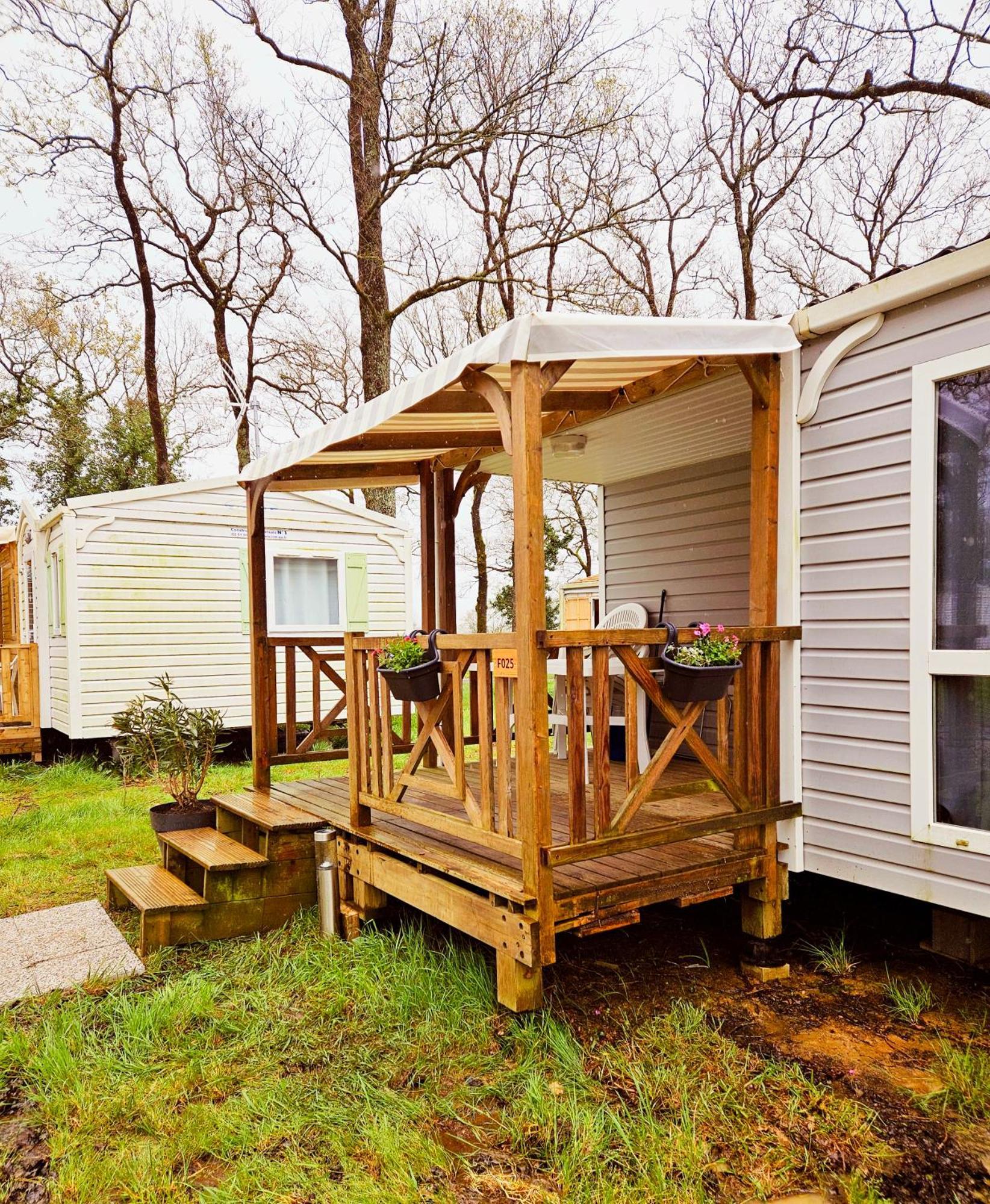Bungalow Cosy Equipe La Boissiere-de-Montaigu ภายนอก รูปภาพ