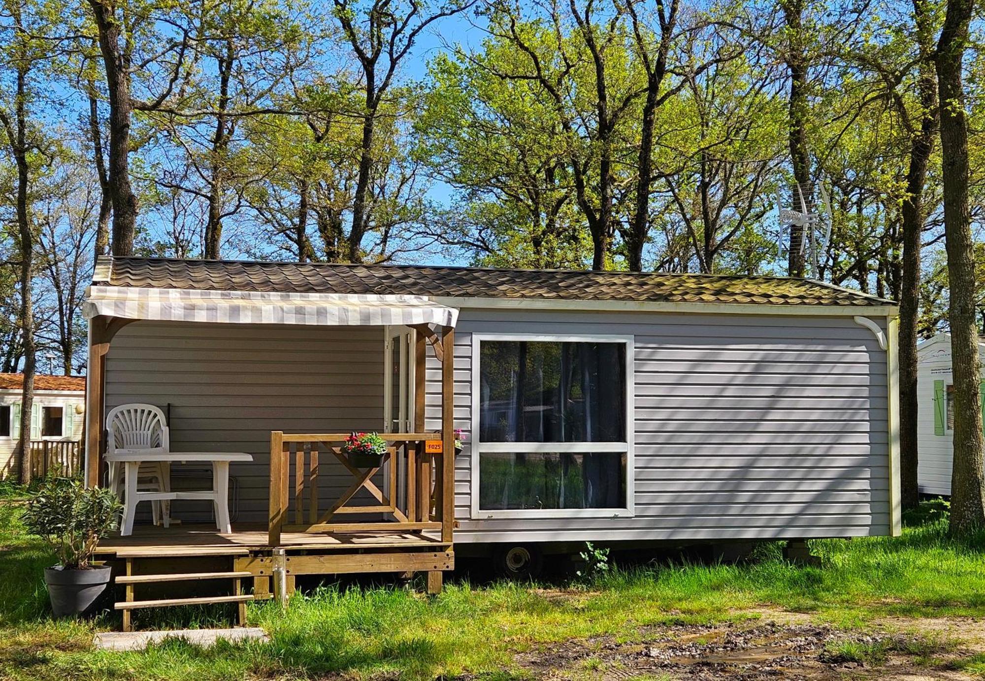 Bungalow Cosy Equipe La Boissiere-de-Montaigu ภายนอก รูปภาพ